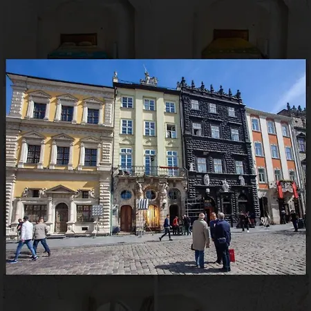 Maison d'hôtes Artrooms -round Windows Rynok Sq