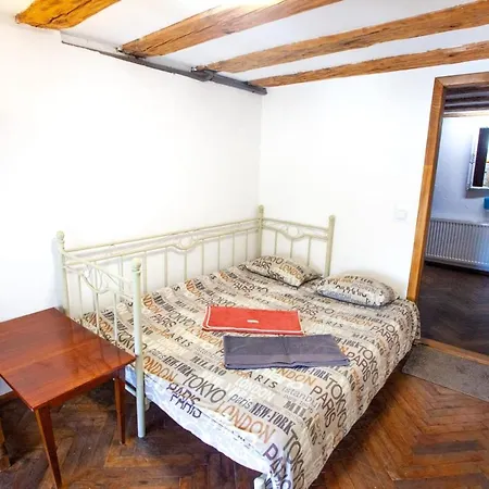 Artrooms -round Windows Rynok Sq بيت ضيافة إلفيف