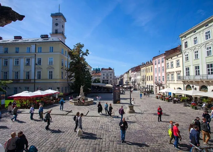 بيت ضيافة Artrooms -round Windows Rynok Sq